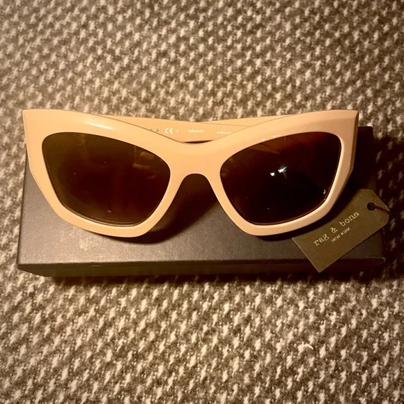 RAG & BONE gwyn cat eye sunglasses in beige (NIB / NWT) display picture 1
